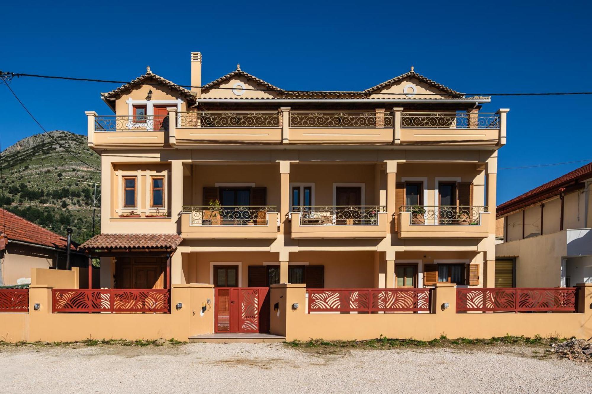 Elegance Suites Plataria Bagian luar foto