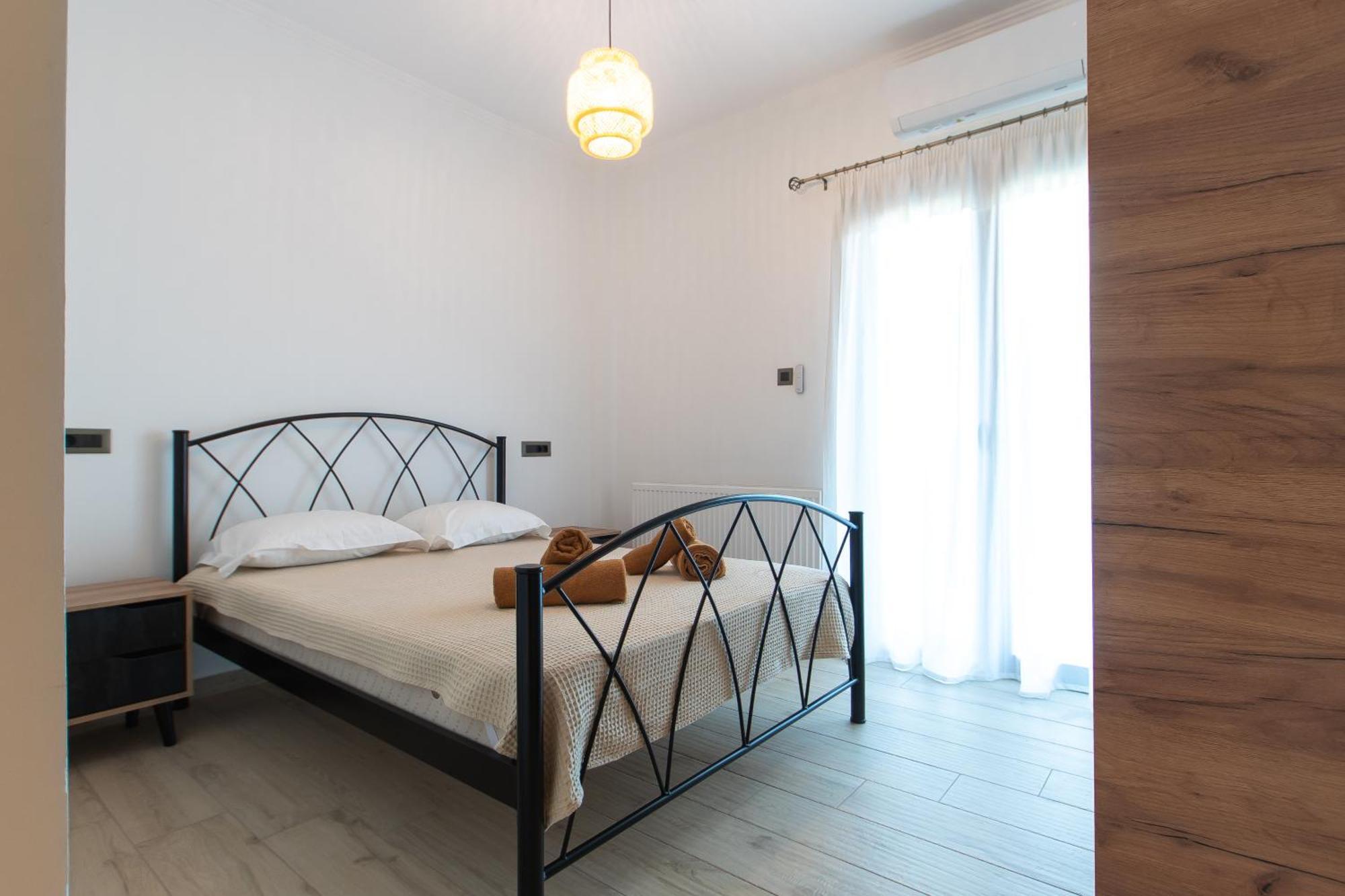Elegance Suites Plataria Bagian luar foto