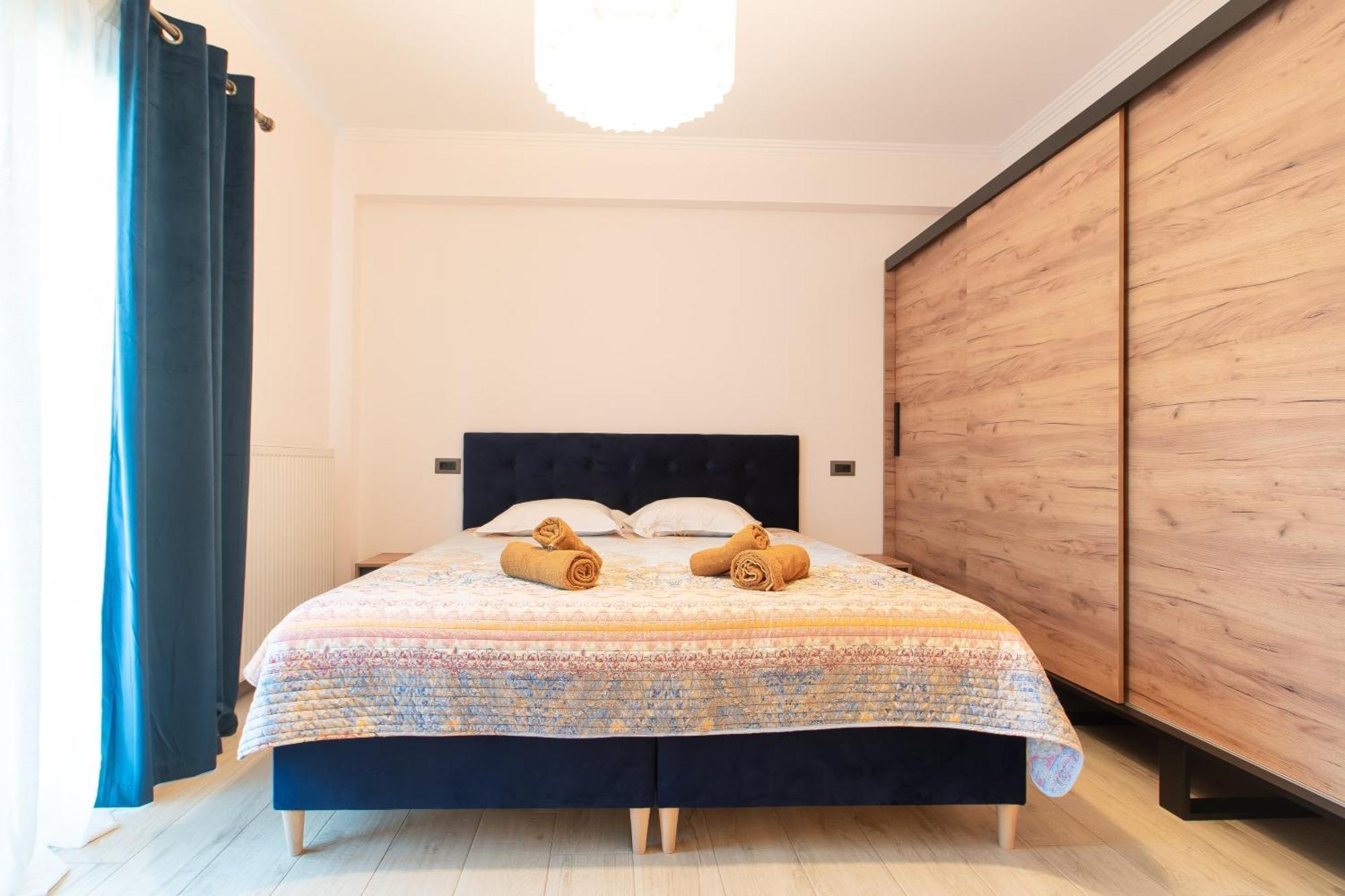 Elegance Suites Plataria Bagian luar foto