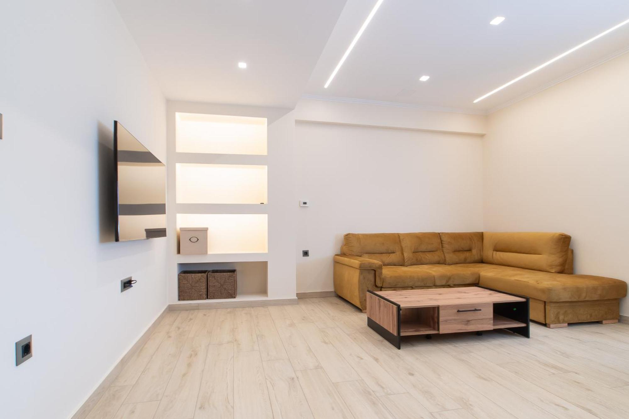 Elegance Suites Plataria Bagian luar foto