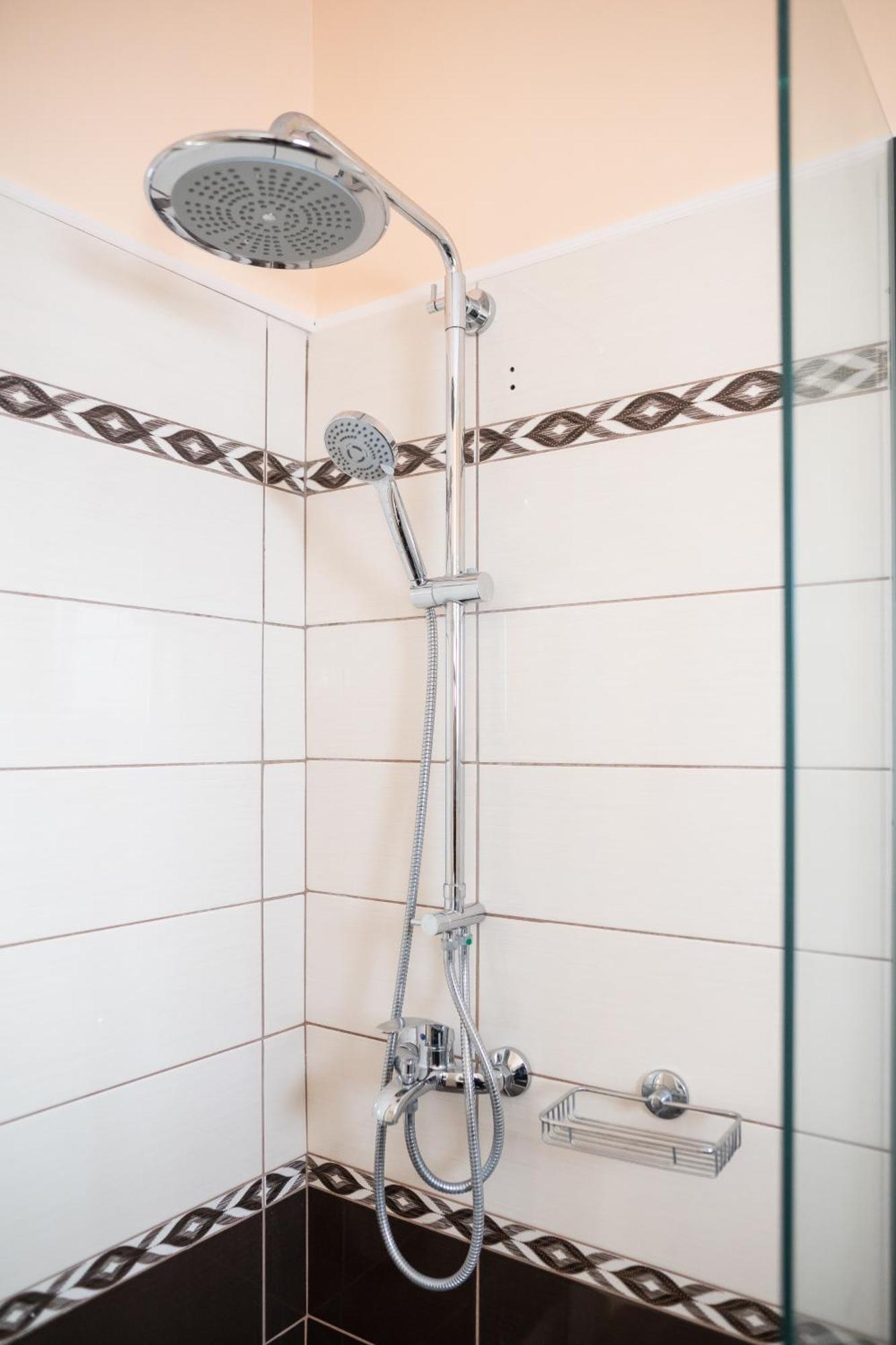 Elegance Suites Plataria Bagian luar foto