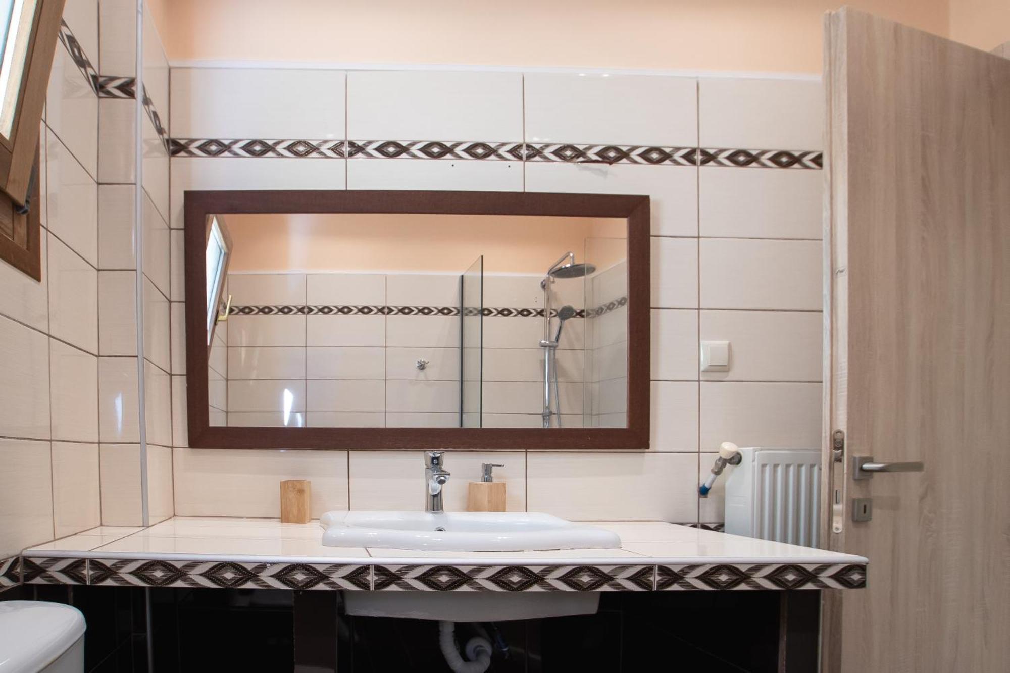 Elegance Suites Plataria Bagian luar foto