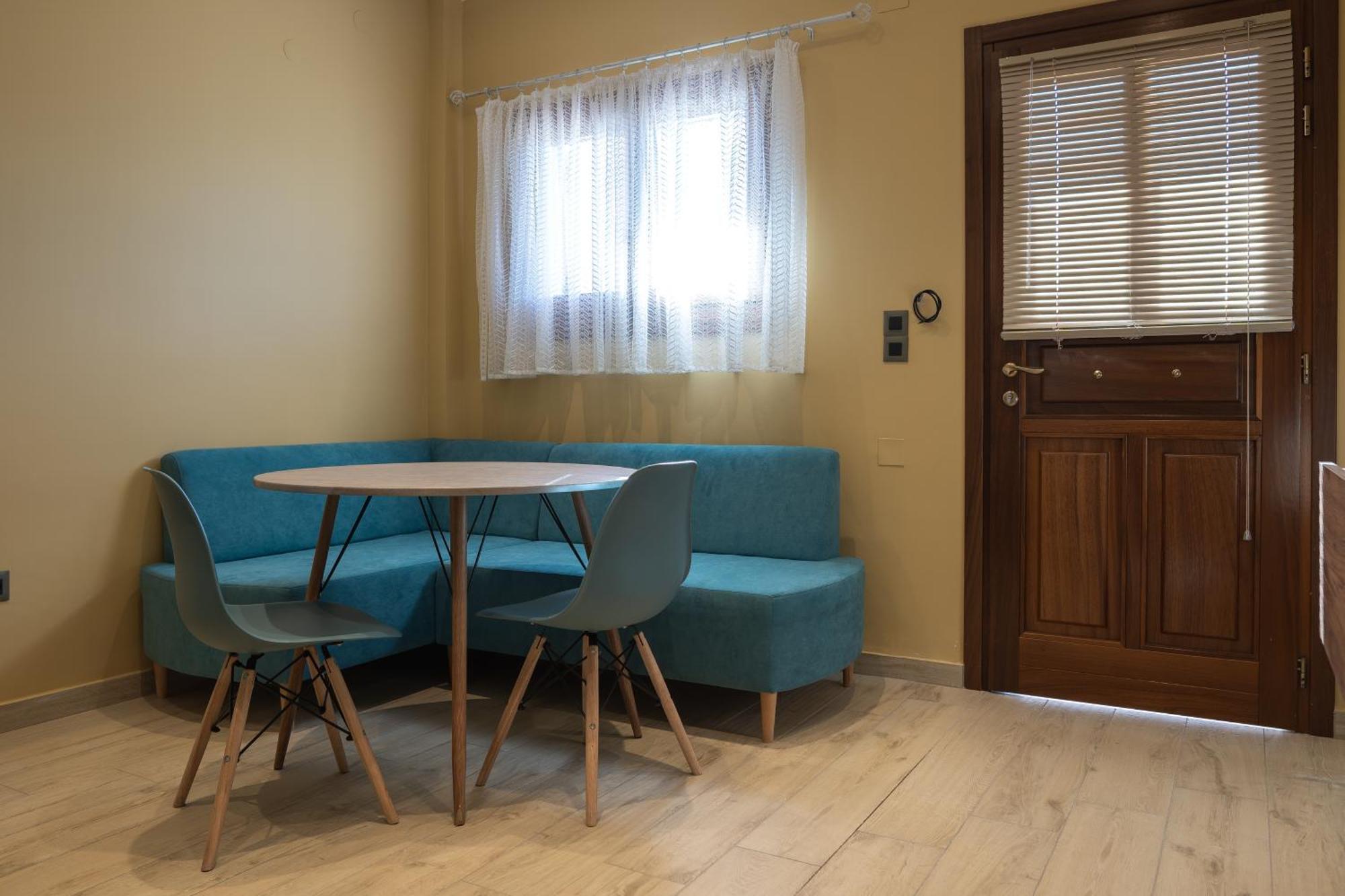 Elegance Suites Plataria Bagian luar foto