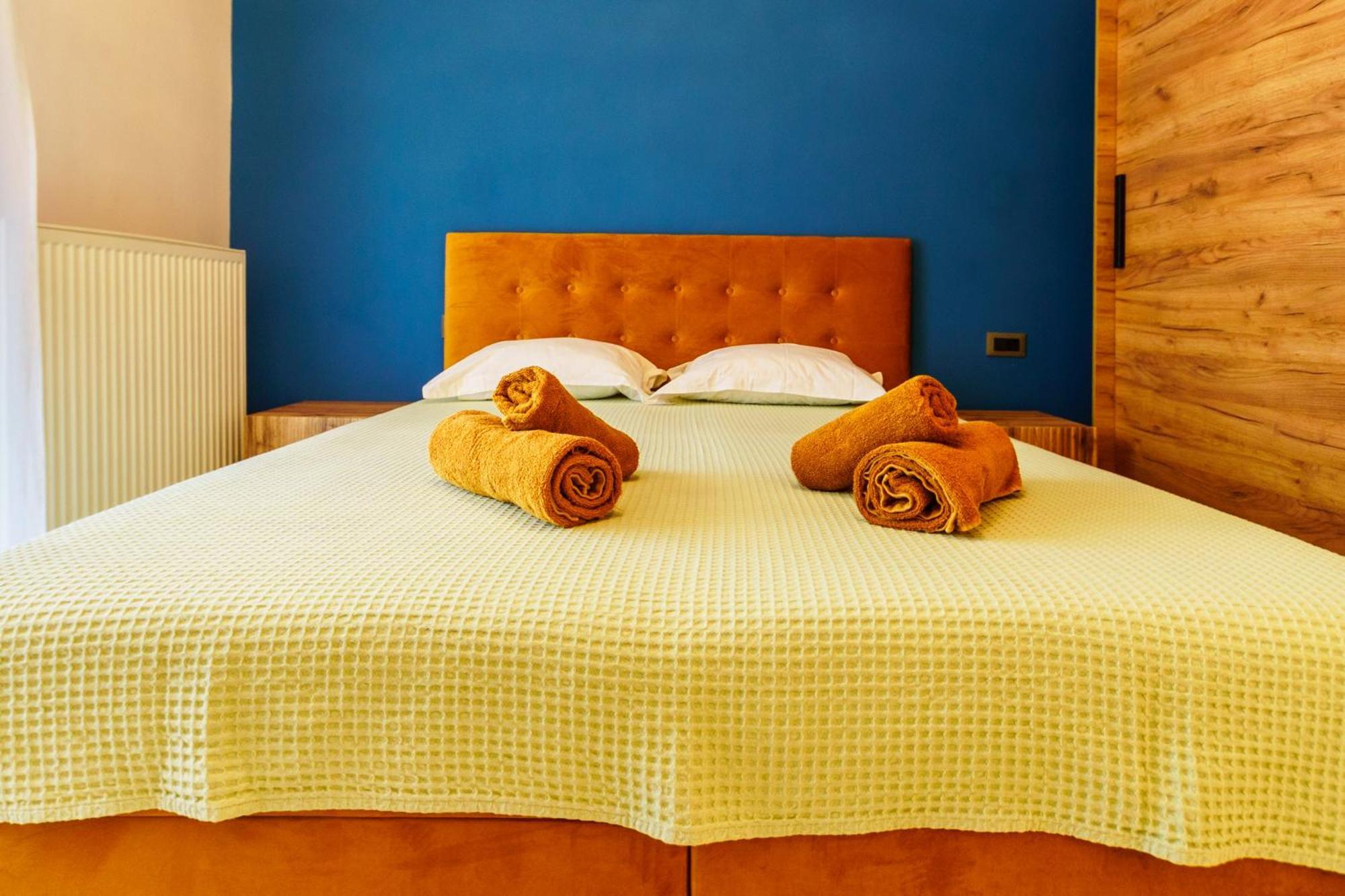 Elegance Suites Plataria Bagian luar foto